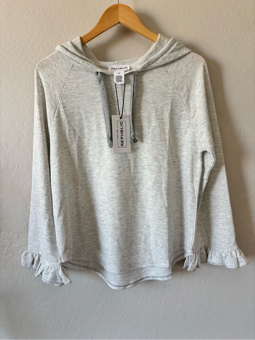 For the Republic NWT Women's Light Gray Hooded Pullover Sweatshirt
